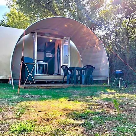Les Insolites Du Brochet Hotel